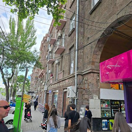 יירבאן Прекрасная 4-Ех Комнатная Квартира В Самом Центре מראה חיצוני תמונה